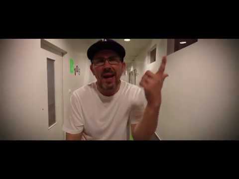 stylo-rouge---[g]yfa-(gyfa)---clip-officiel