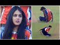Genelia Looking Tensed When Riteish Deshmukh Injured While Playing Against Mumbai Heroes | #CCL
