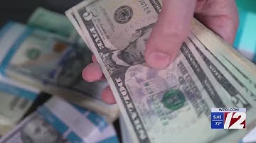Expert warns of scams targeting college students
