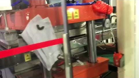 Full servo- Thermorforming cutting stacking machine--Three Station