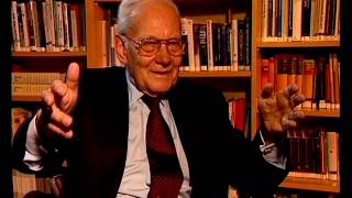 Manfred Eigen - Differences between the Monod and Koshland mechanisms  (33/113)