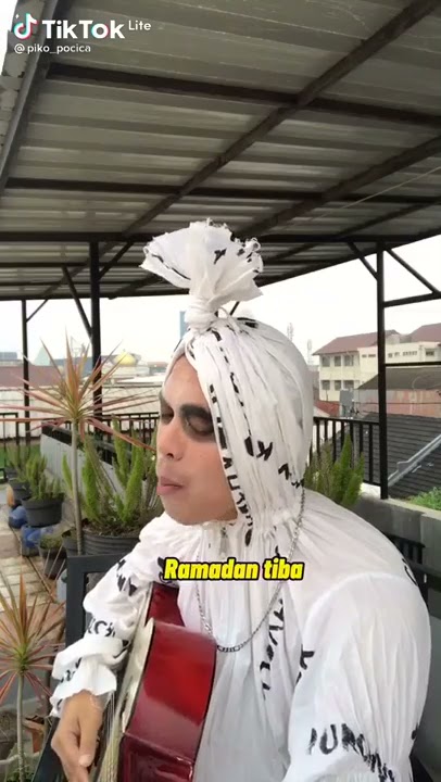 TikTok Lucu😂 Pocong Nyanyi Ramadhan Tiba!!..