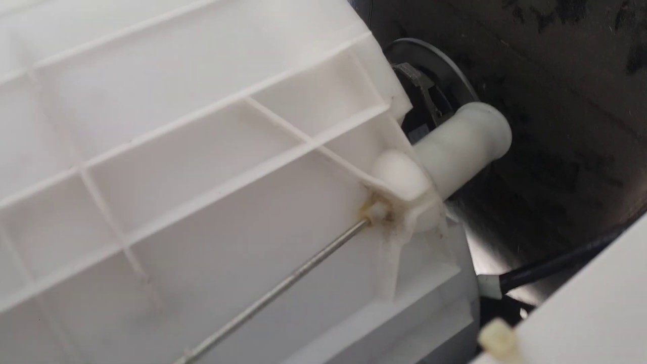 My Washing Machine Making a loud banging noise. YouTube