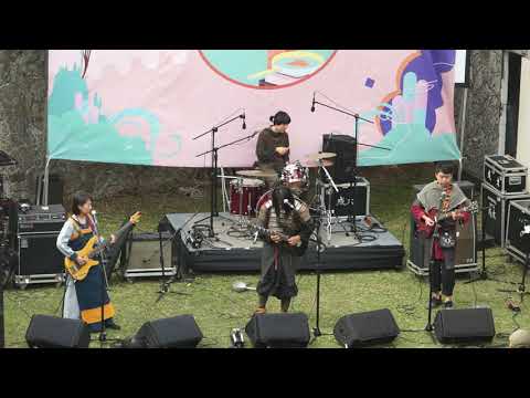 輻射魚市 Nuclear Fish Market-蝌蚪 Tadpole+拿出來 Bring It Out bekijken op YouTube 輻射魚市 Nuclear Fish Market-蝌蚪 Tadpole+拿出來 Bring It Out bekijken op YouTube