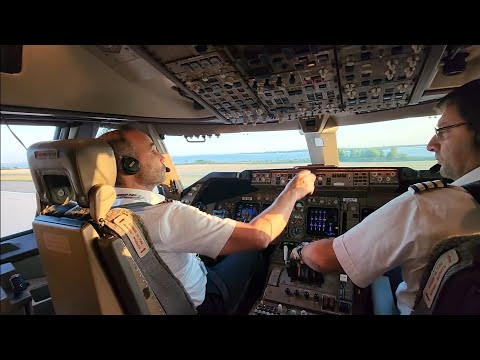 beautiful BOEING 747 TAKEOFF from New York JFK. (cockpit views) nicely flown by pilot Ishai Moore