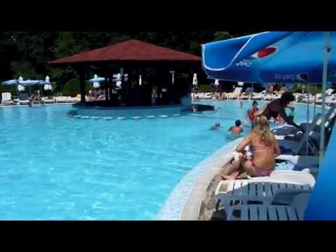 Видео: Hotels.com наема някой да тества хотелски басейни това лято