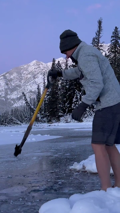 Break the ice #winterwonderland #coldplunge