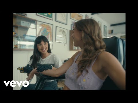 Foxes - Friends In The Corner (Official Video)