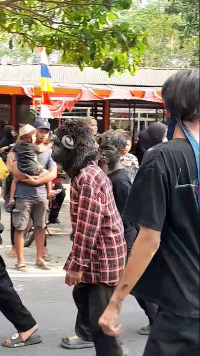 arak-arakan topeng monyet Karnaval Salaman 2023 Magelang #shorts #carnival