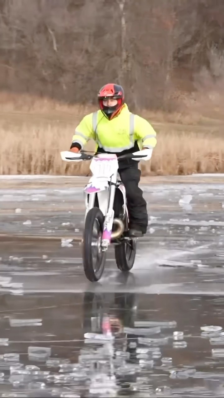 #JasonDeruloTV // Ice Driving ? #GotPermissionToPost From @CboysTV #Snake