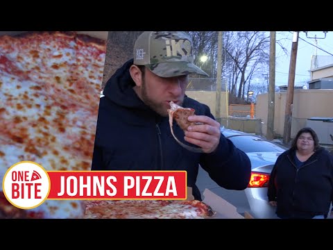 Barstool Pizza Review - John's Pizza Restaurant (Naugatuck, CT)