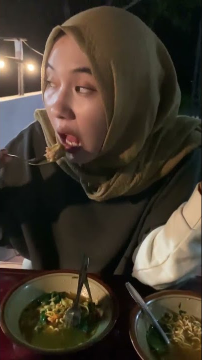 MAKAN BAKSO MALAM HARI BARENG DOI | HALU STORY #shorts  #storyhalu #storyig #storywa