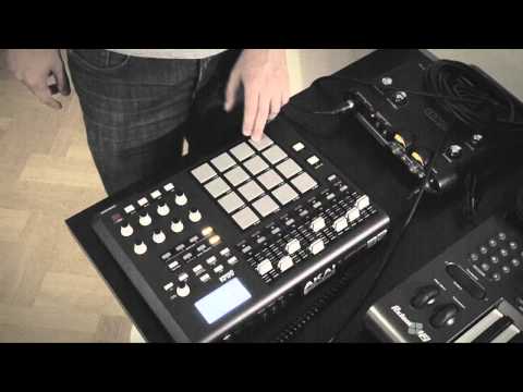 Akai MPD32 - Danger - 11h30 Remix