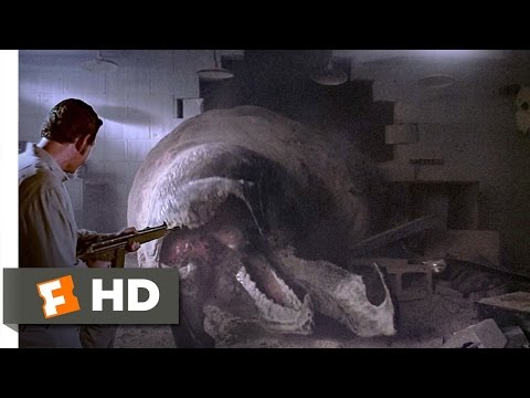 Tremors (8/10) Movie CLIP - The Wrong Rec Room (1990) HD