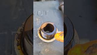 Would You Trust This Quick Oil Leak Fix On A Freightliner Cascadia? 😳🛢️