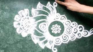 मन प्रसन्न करणारी सुंदर अशी रांगोळी डिझाईन/simple but sweet rangoli design