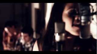 Video thumbnail of "Paula Gomes - Domino | Jessie J"