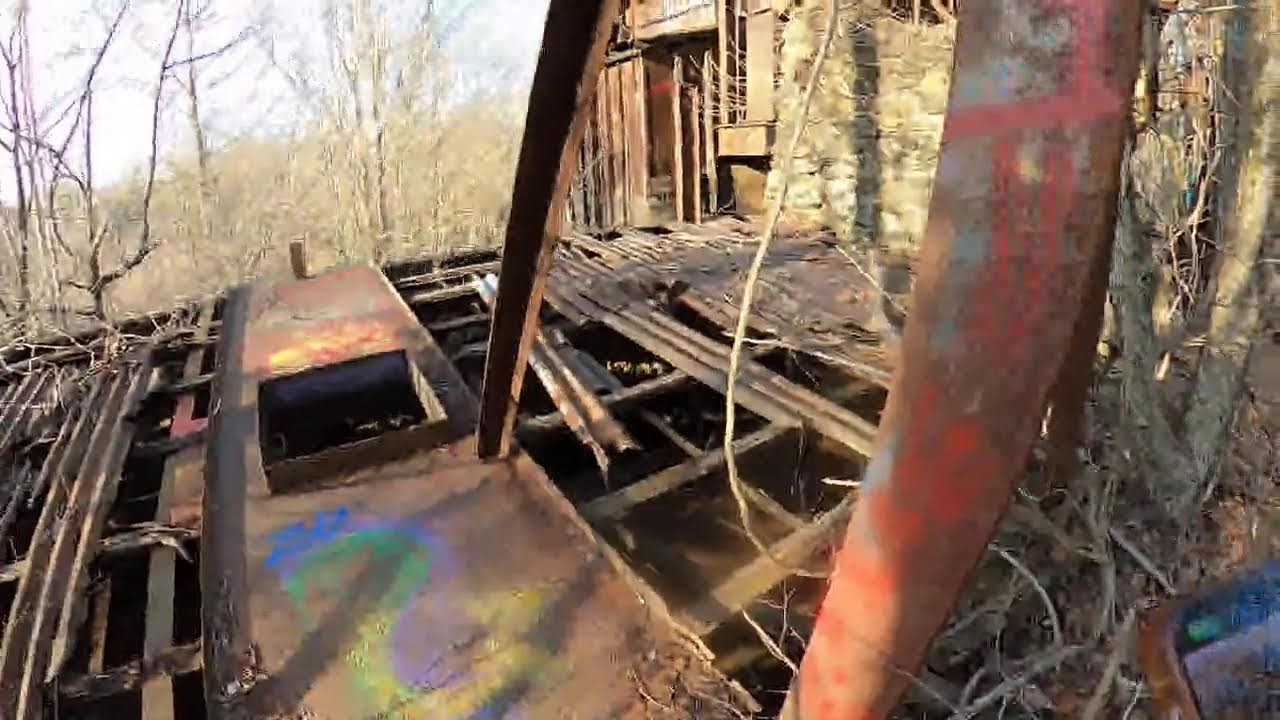 Exploring an Abandoned Factory - YouTube