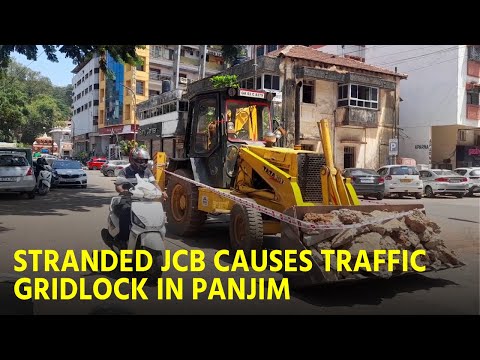 Traffic Disrupted As Smart City JCB Breaks Down On Key Crossroad 