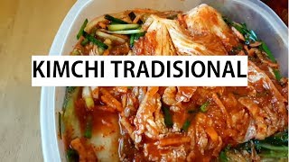 Kimchi adalah makanan khas korea yang sangat terkenal. ada
bermacam-macam jenis di korena. konon katanya 100 macam korea. rasa
dan jenis...