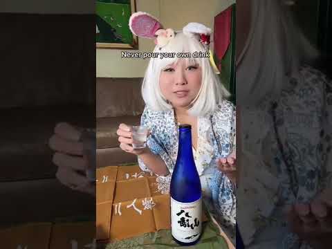 वीडियो: जापानी में चीयर्स: जापान में शराब पीने का शिष्टाचार