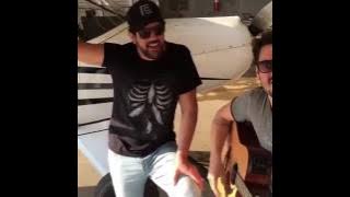 Mesa 30 - Fernando e Sorocaba (Voz e Violão)