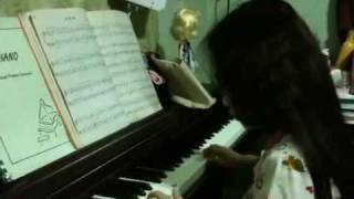 Nong mook play piano