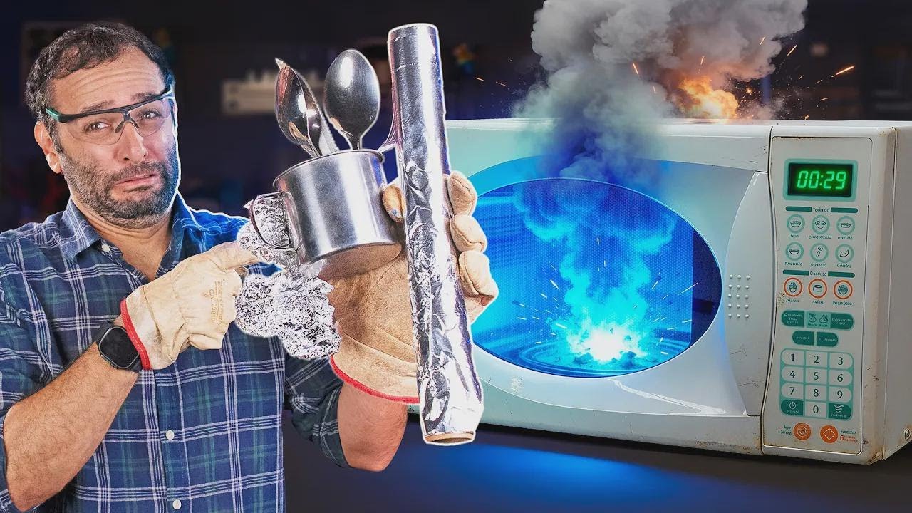 NU FACE ASTA! Am pus metal în cuptorul cu microunde!