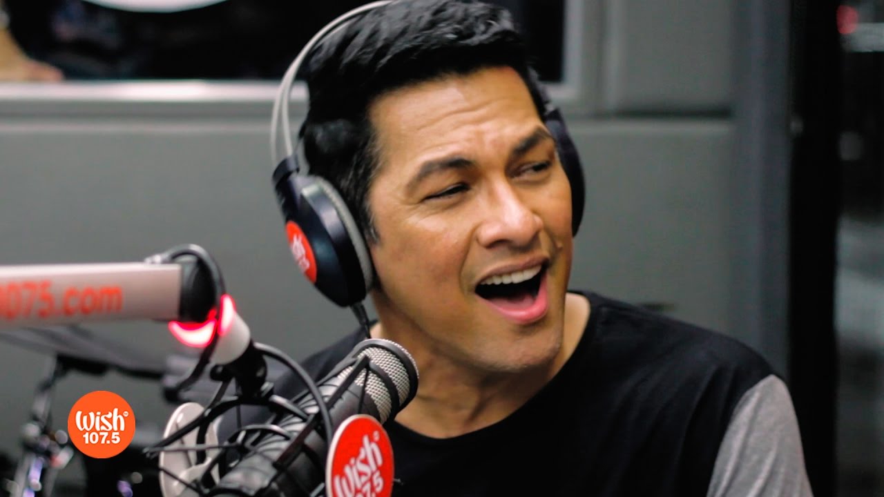 ⁣Gary Valenciano sings