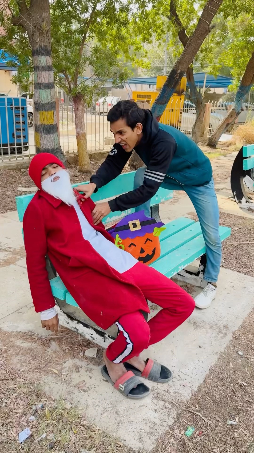 Santa ? Sleeping After Hit ?|