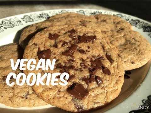 THE BEST CHOCOLATE CHIP COOKIES!