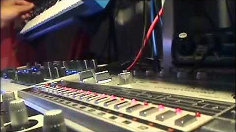 Roland TR 606 triggering the Roland SH101 arpeggiator via the gate input.