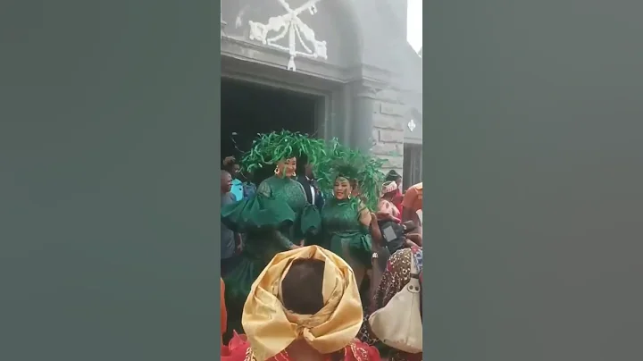 Green feather fascinator #lagos #nigeria #us #weddings #usa usa #birthday #UK.Made by Simsworths