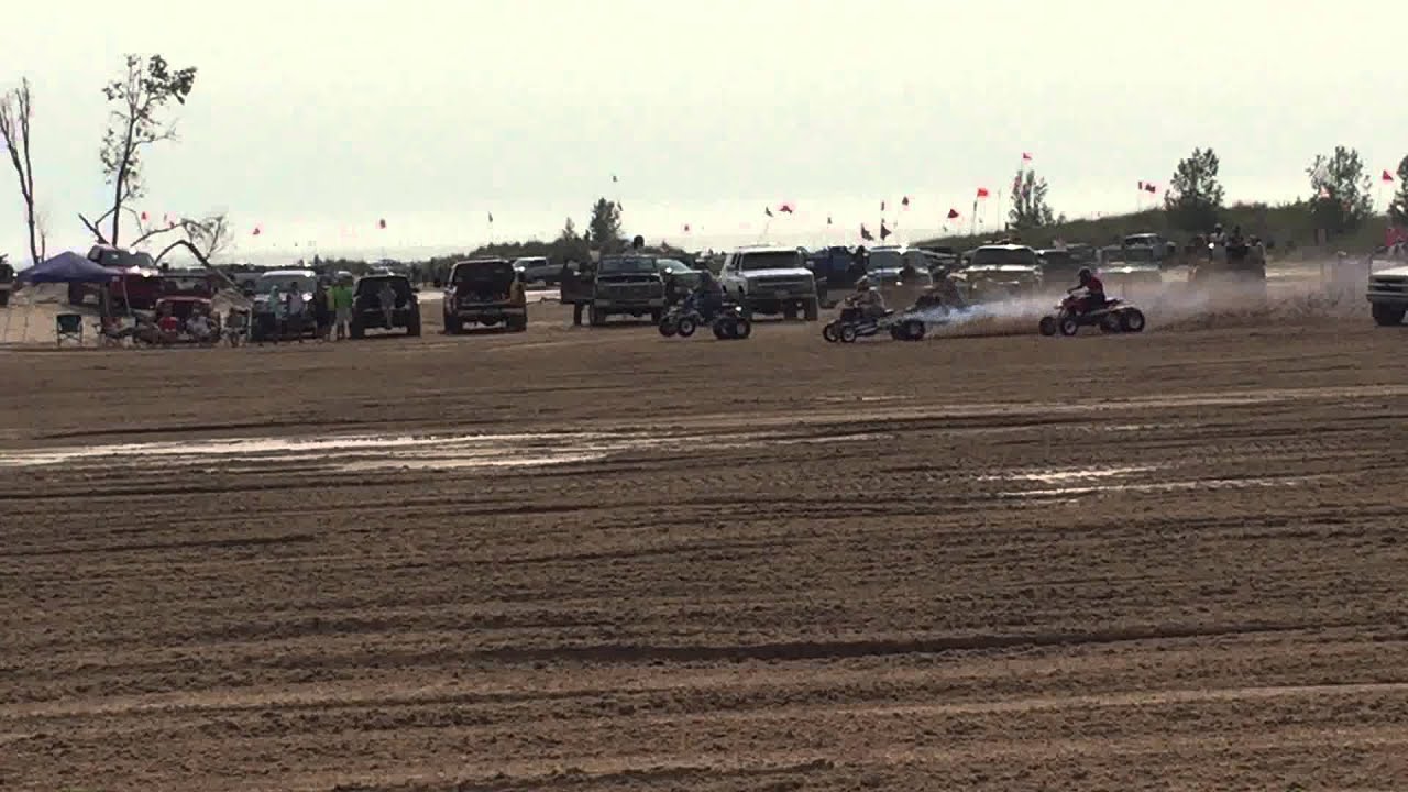 Dicks Racing Banshee Racing in the Dunes - YouTube