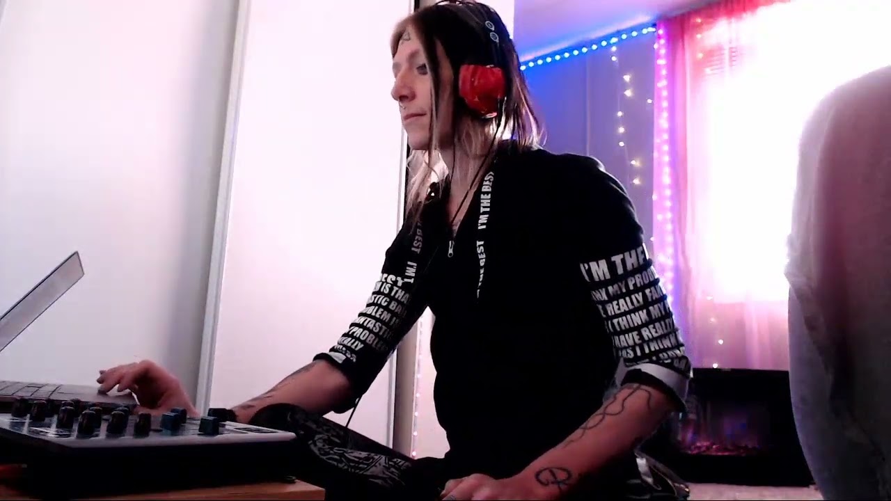 Luuli Stream Session