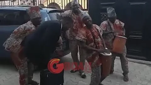 This would make you Laugh! Odunlade Adekola Dances as Kamilu & others Sings and drums for him.