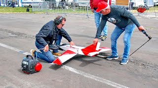 VERY LOUD RC JET WITH PULSE ENGINGE / PULSO JET FLIGHT FROM THE STREET / FLIGHT DEMONSTRATION !!!