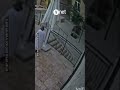 אישה הגיעה הבוקר ל"קפה בסמטה" בירושלים ושפכה דבק על המנעול - פתיחתו התעכבה בכ-40 דקות