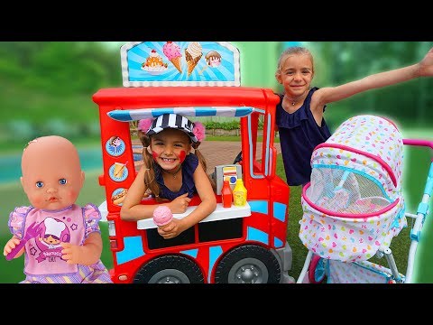 GISELE PRETEND PLAY WITH BABY DOLLS, FUNNY KIDS VIDEOS WITH TOYS BY LAS RATITAS