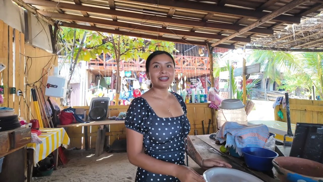 COMIENDO LANGOSTAS EN PLAYA LA BOCANA DE MARQUELIA, GRO. | DE RUTA X LA COSTA CHICA.