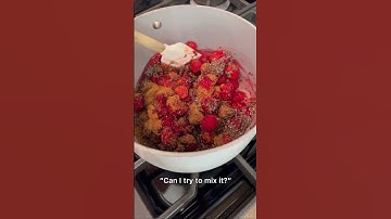 My Raspberry Chia Baked Oatmeal Bars have been on breakfast meal prep repeat & I don