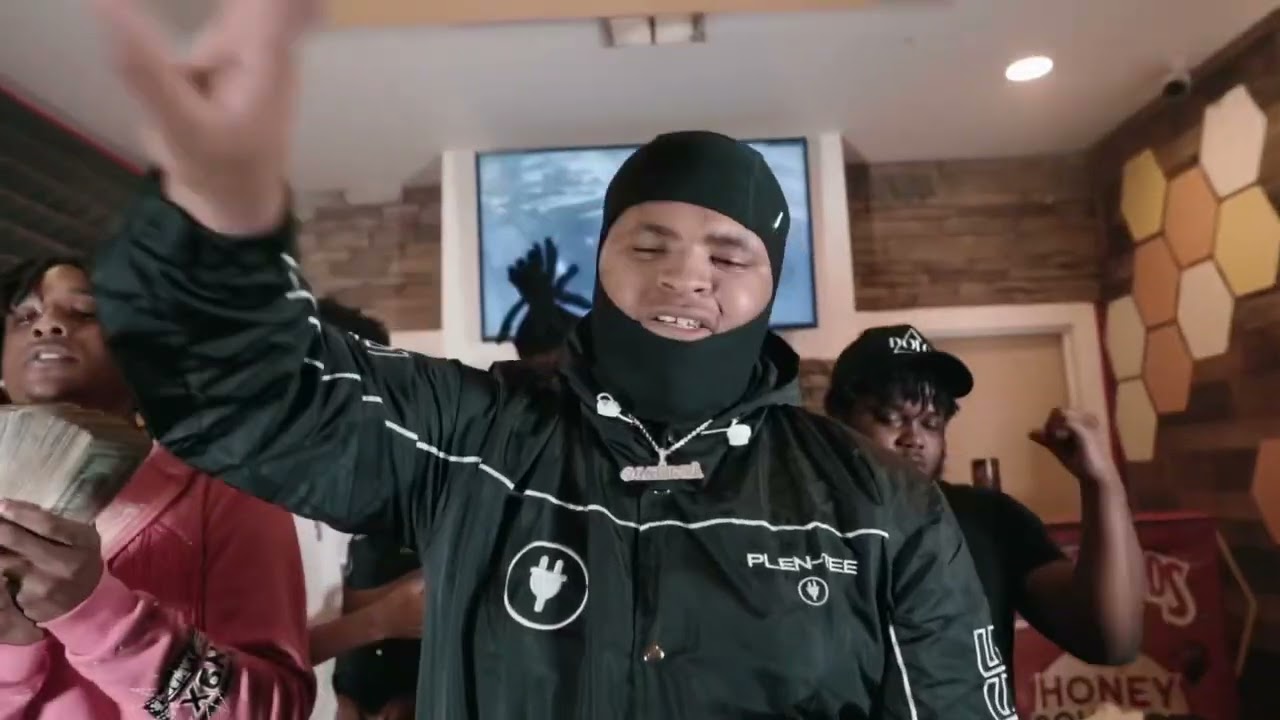 8ig556-no diss ft Lil 3(official music video)