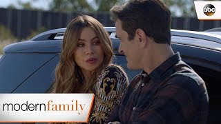 Gloria Tells Phil About Her Past Passion – Modern Family