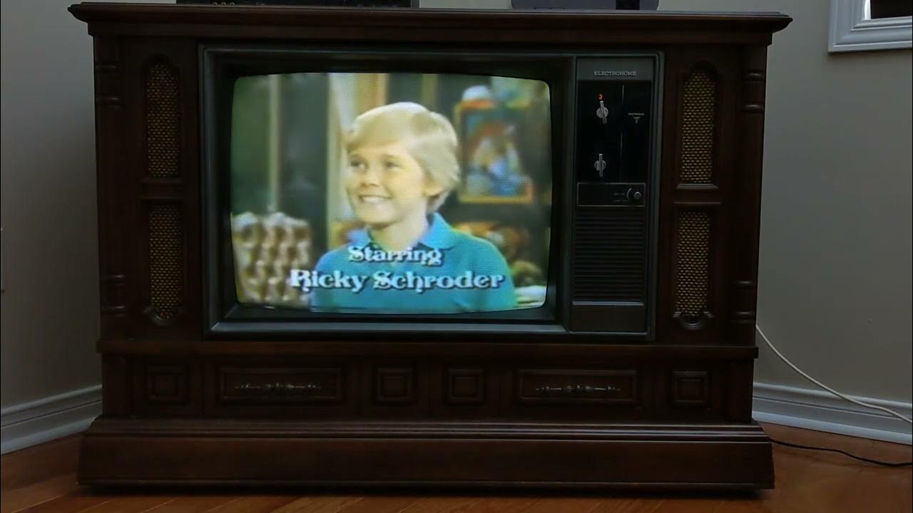Silver Spoons intro on 1979 Electrohome television. YouTube