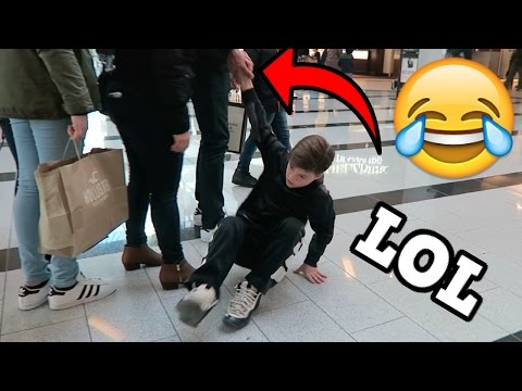 fake-falling-in-public!