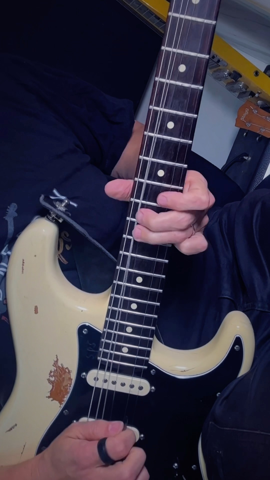 D Minor Blues Solo 🎸 - YouTube