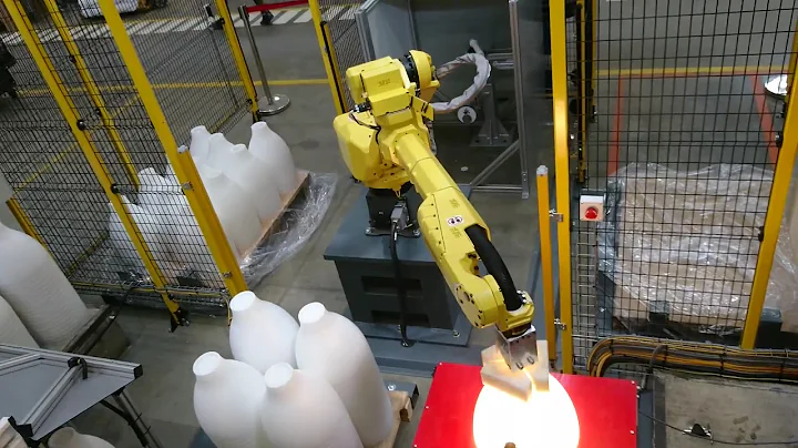 Fine plastic parts finishing and palletizing with FANUC robot