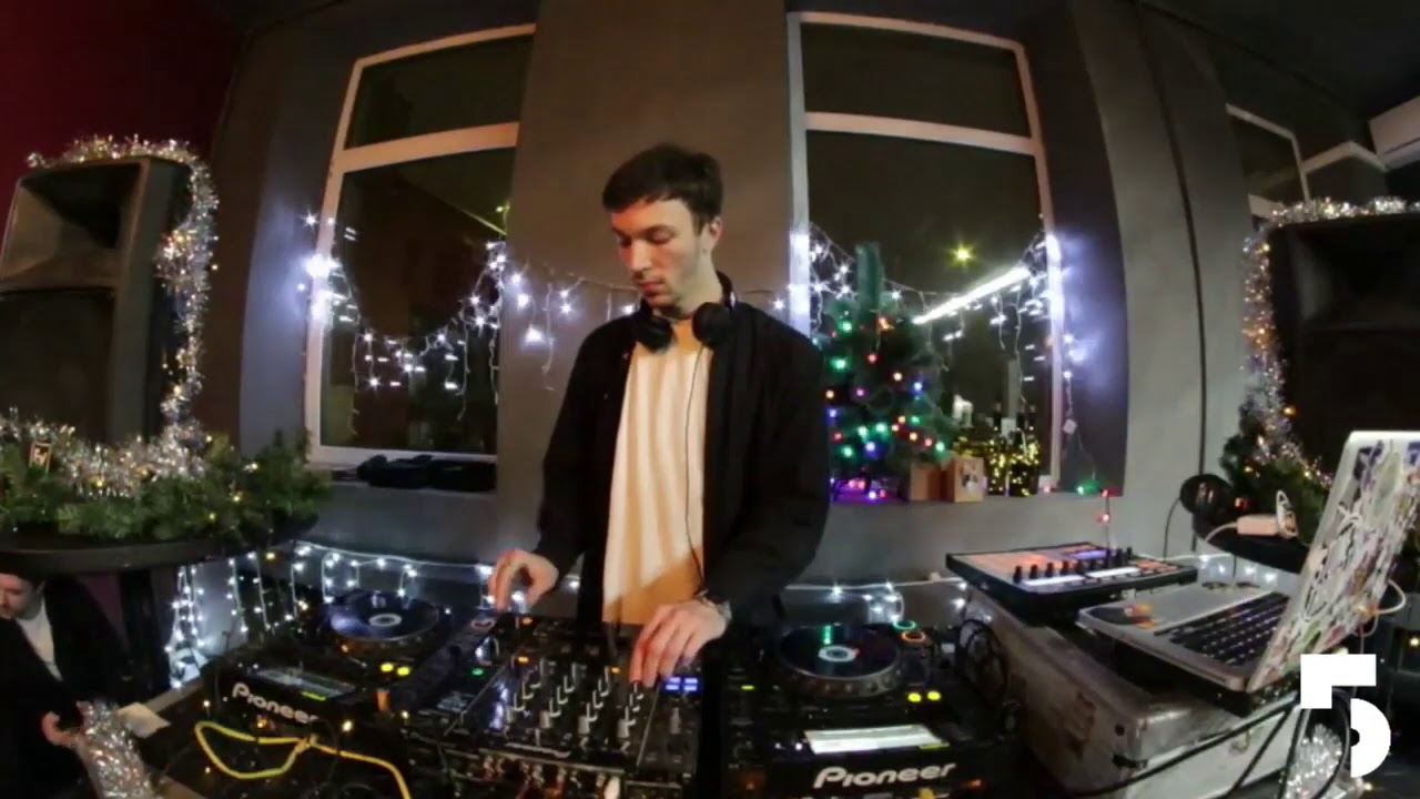 5букврадио - outify @ raw christmas 27dec2018