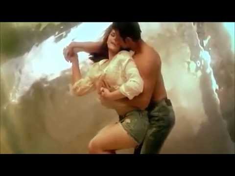 ZARINE KHAN & DAISY SHAH KISS SCENES - HATE STORY  3