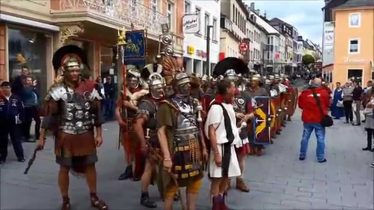 Großer Aufmarsch der Römischen Legion | Kultursommer in Bitburg - YouTube
